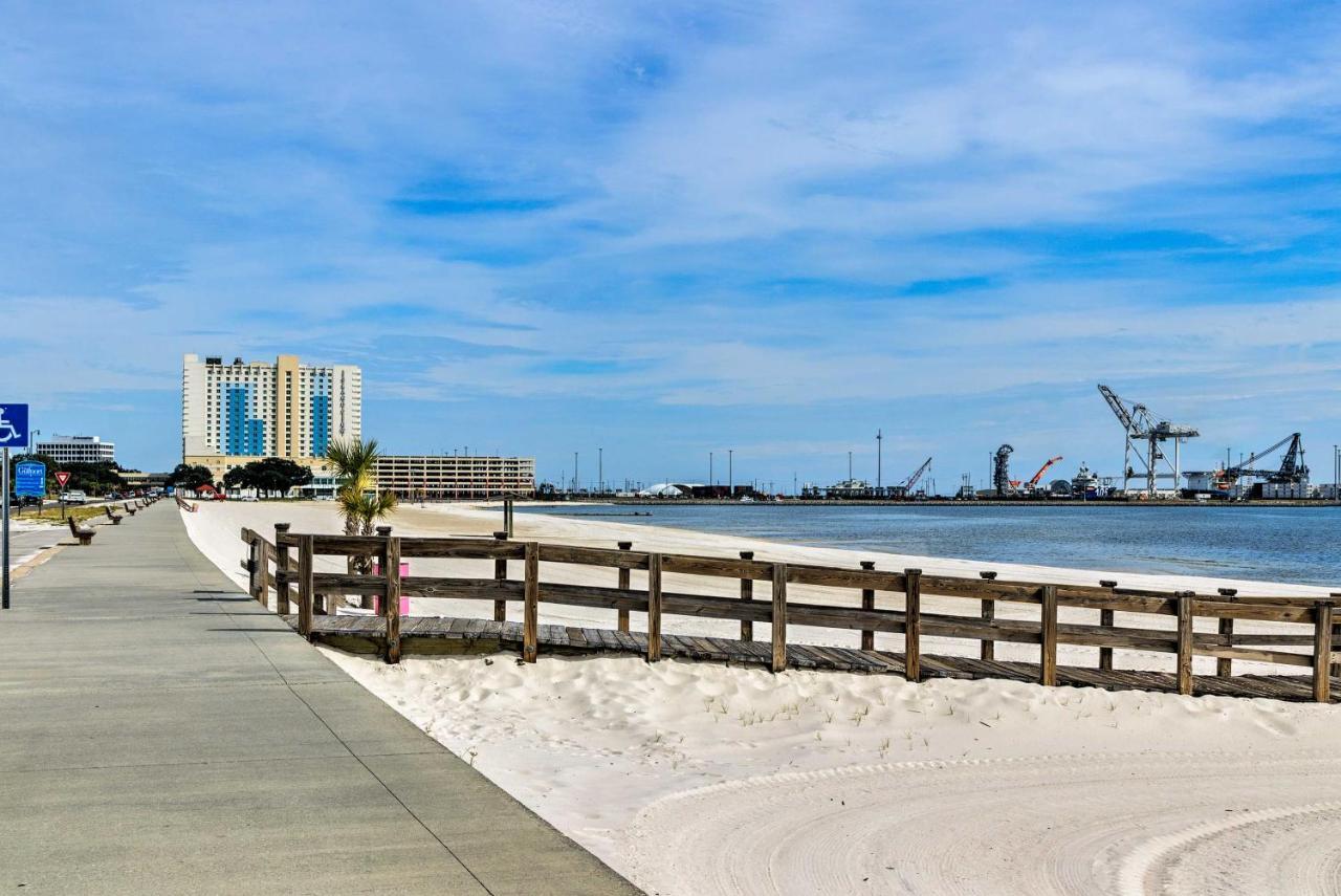 Beachside Getaway - Walk To Gulf, Pier And Casino! Βίλα Gulfport Εξωτερικό φωτογραφία